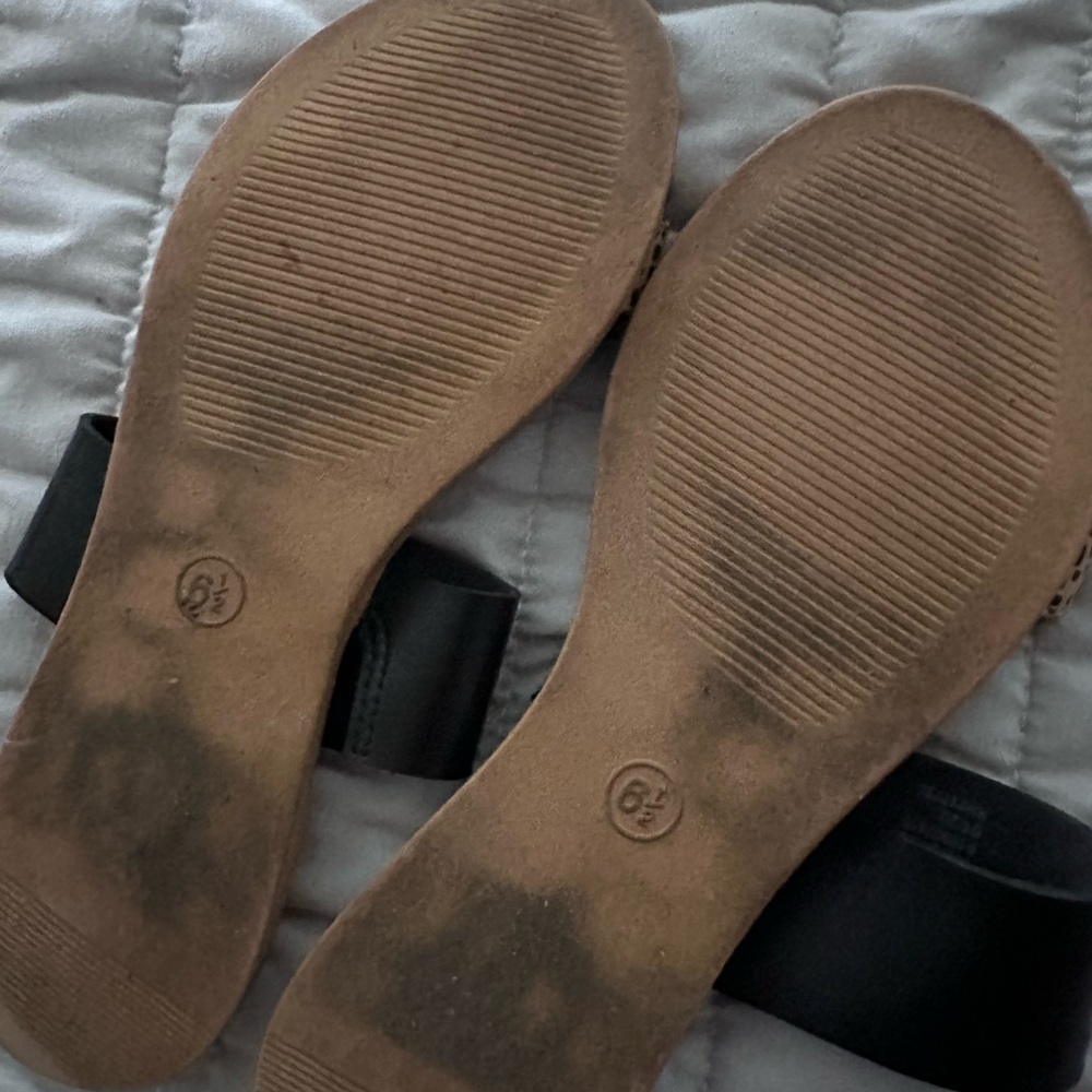 Two Tone Slides 🩴👡👡 - Picture 3 of 3